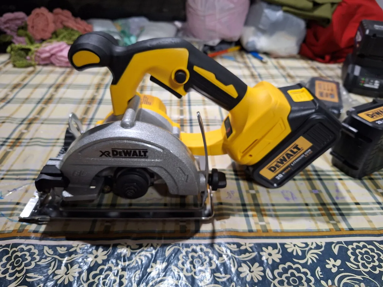 Serra Circular DeWalt XR 20V - Sem fio