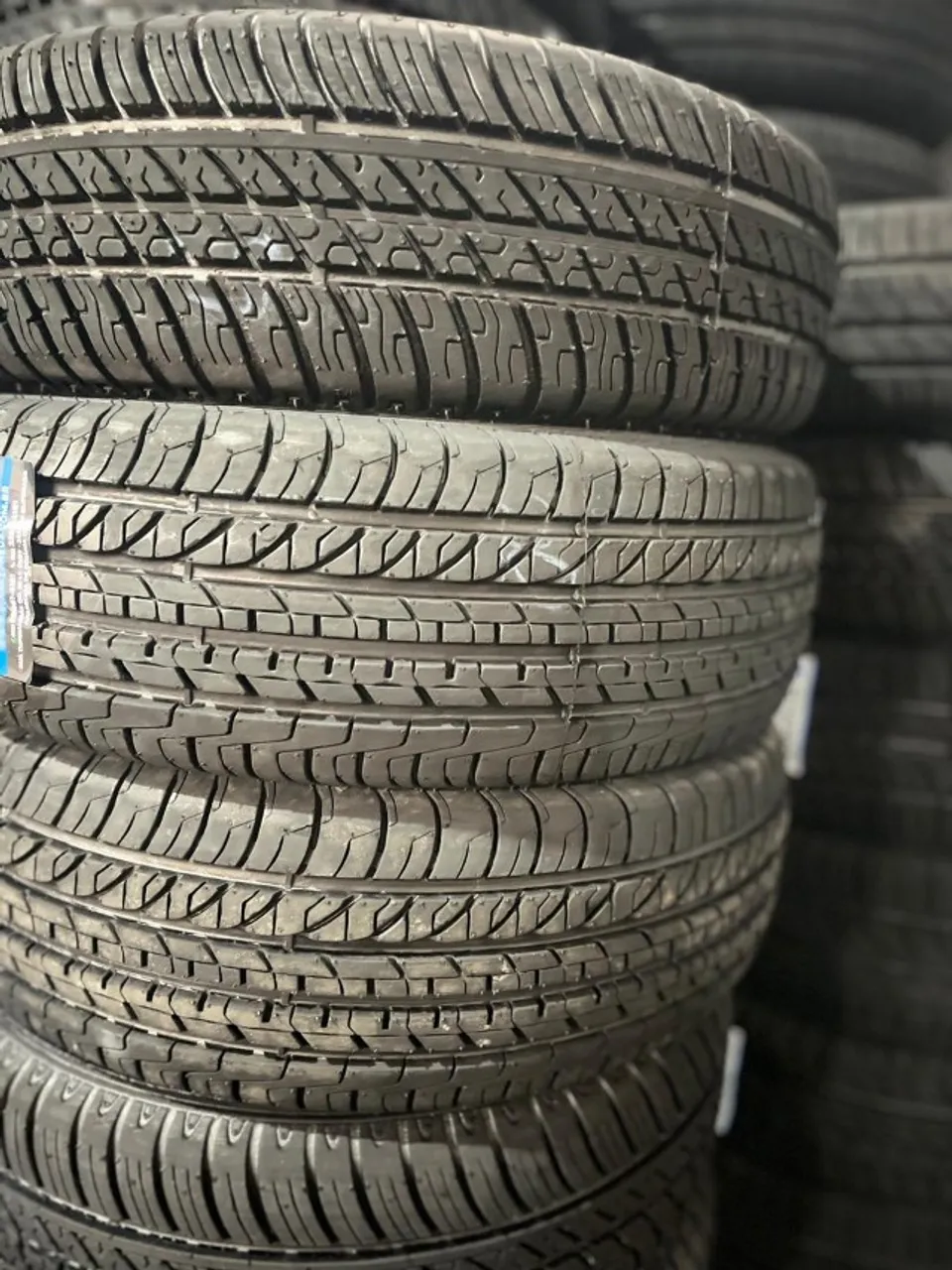 Pneu ecológico em oferta aro 13 pra zera o estoque 220,00