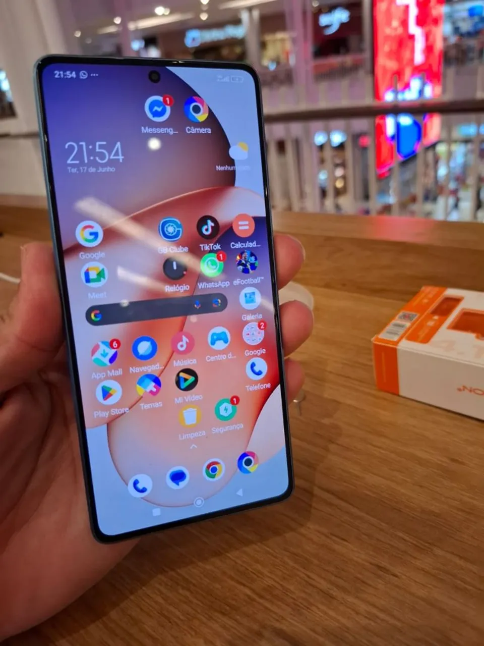 Poco F5 5G 256gb 12 RAM SNAPDRAGO 7 plus GEN2