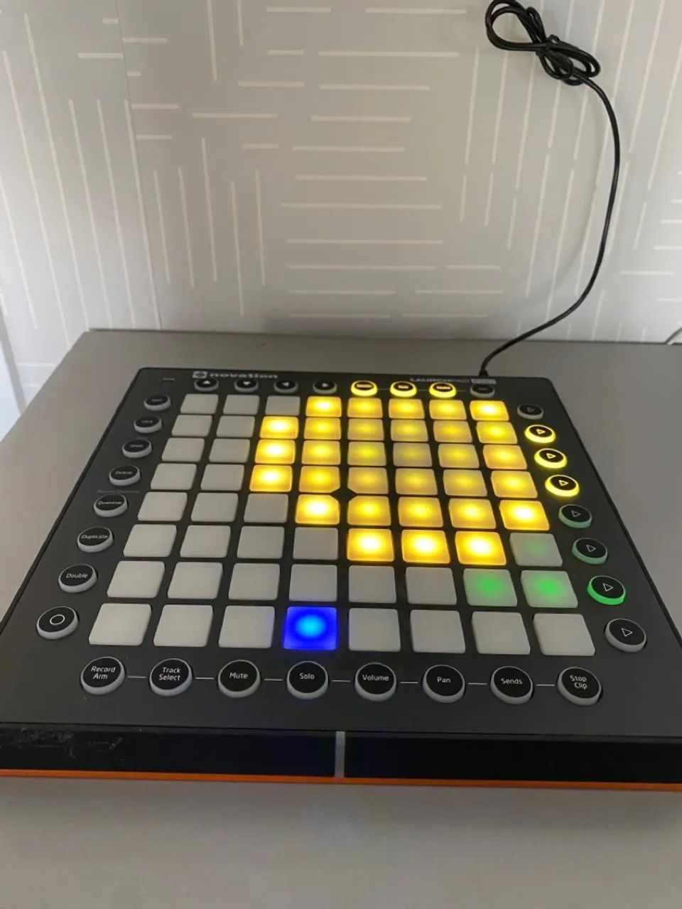 Novation Launchpad PRO - Controlador MIDI.. POUCO USADO. EM