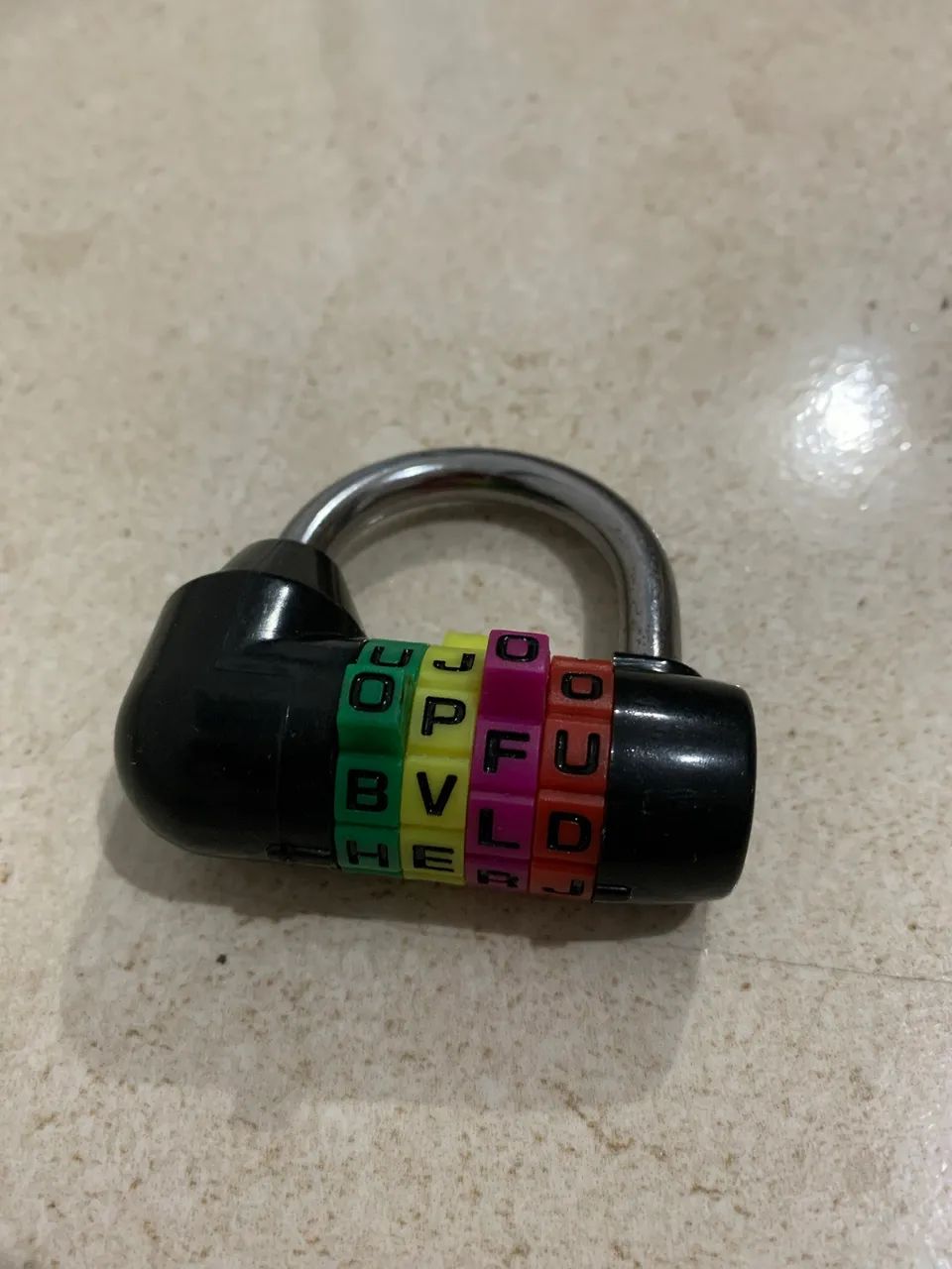 Cadeado com senha ( diversos ) 