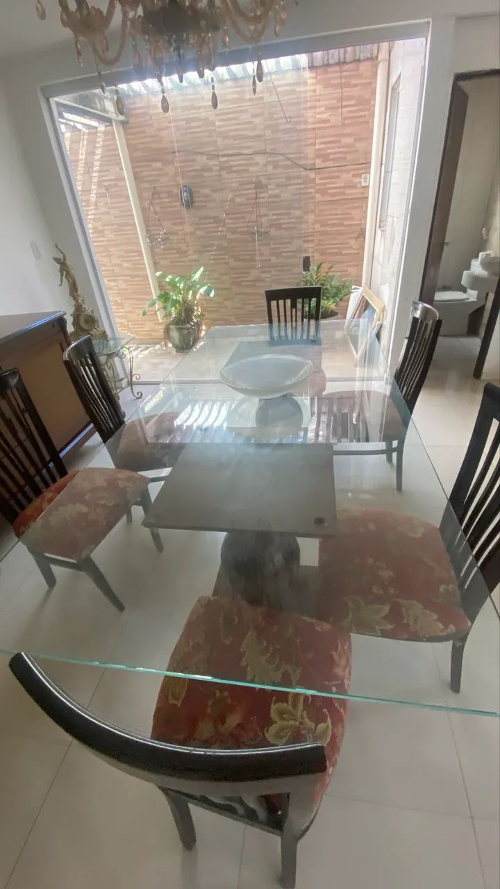 Mesa de Vidro com 6 Cadeiras - Excelenteeeee Estado! - Foto 2