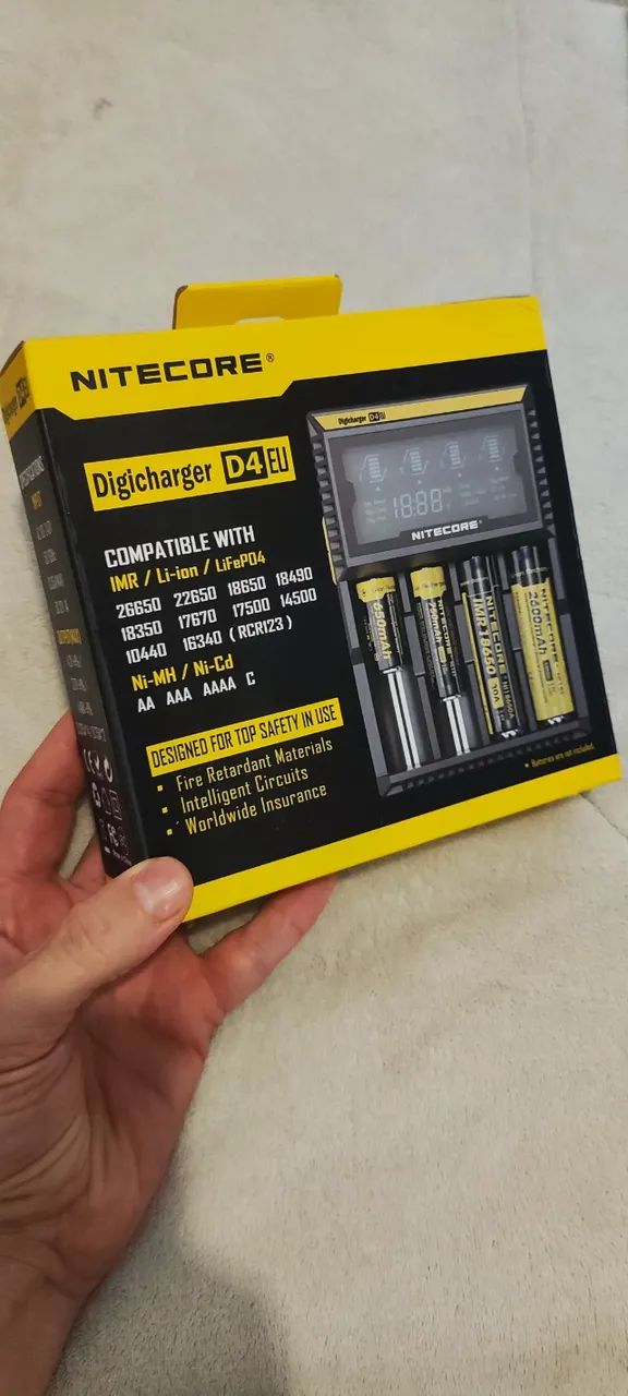 NOVO! NITECORE D4 - Carregador de pilhas e baterias recarregáveis