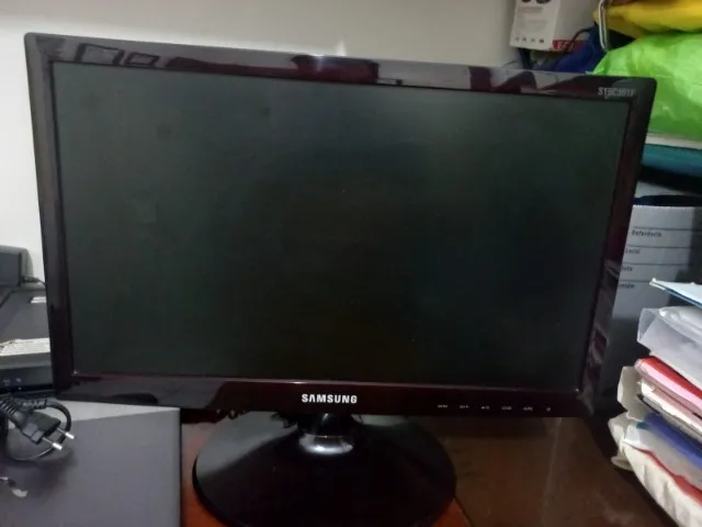 VENDO MONITOR SAMSUNG E TECLADO .