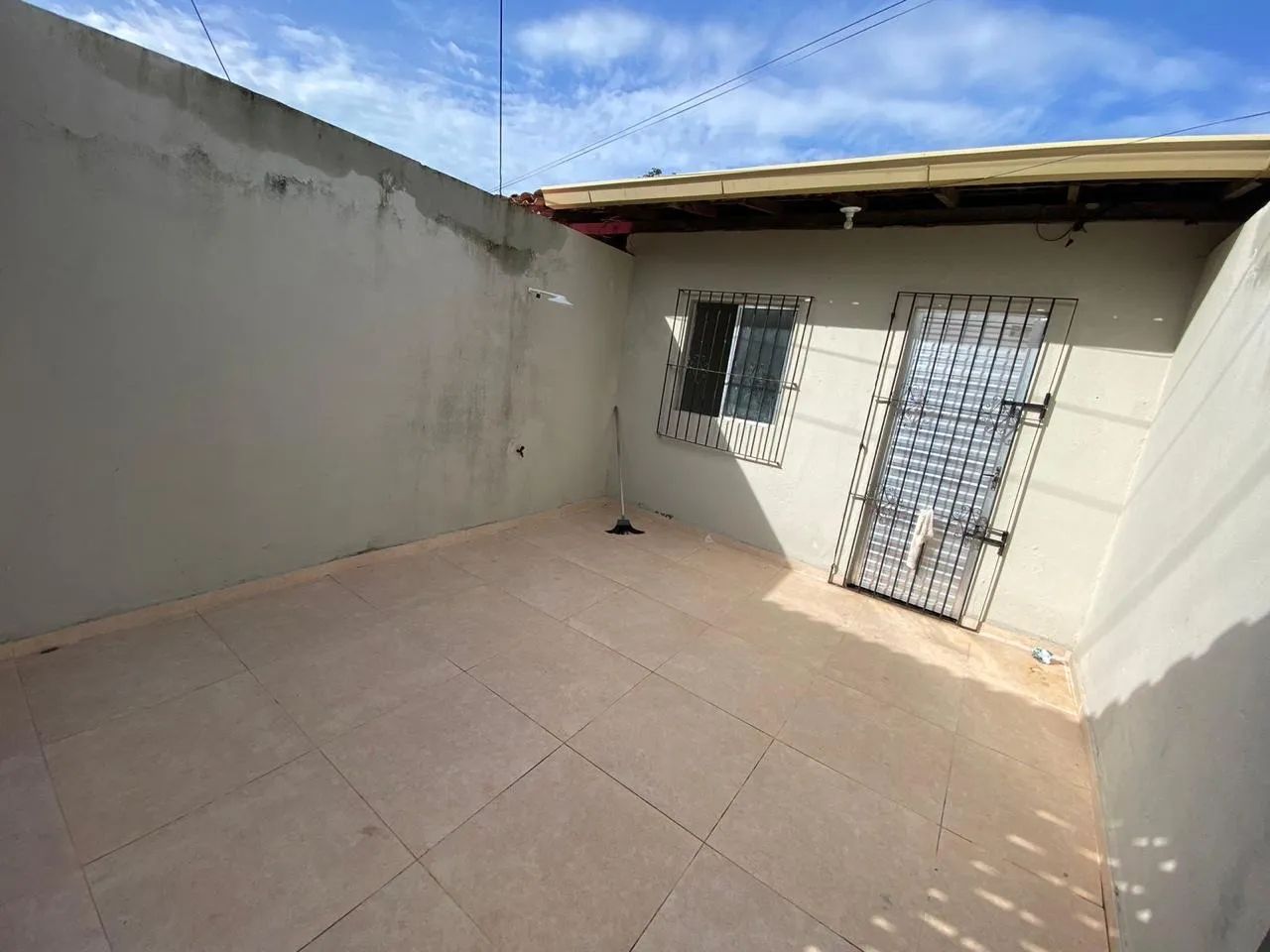 Casa recém reformada, com ótimo acabamento  - Foto 4