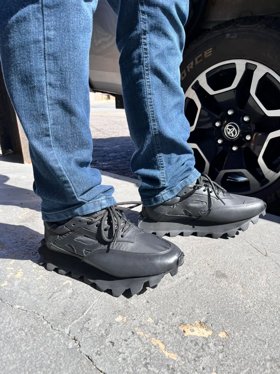 Tênis Reebok Preto Solado Tratorado
