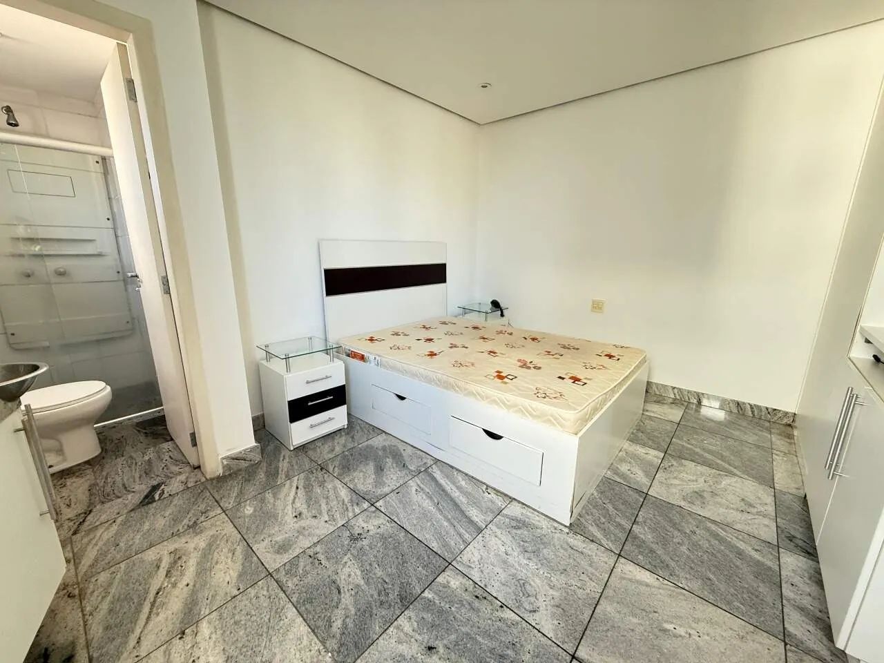 Flat com vaga de garagem para alugar no Estoril - Foto 2