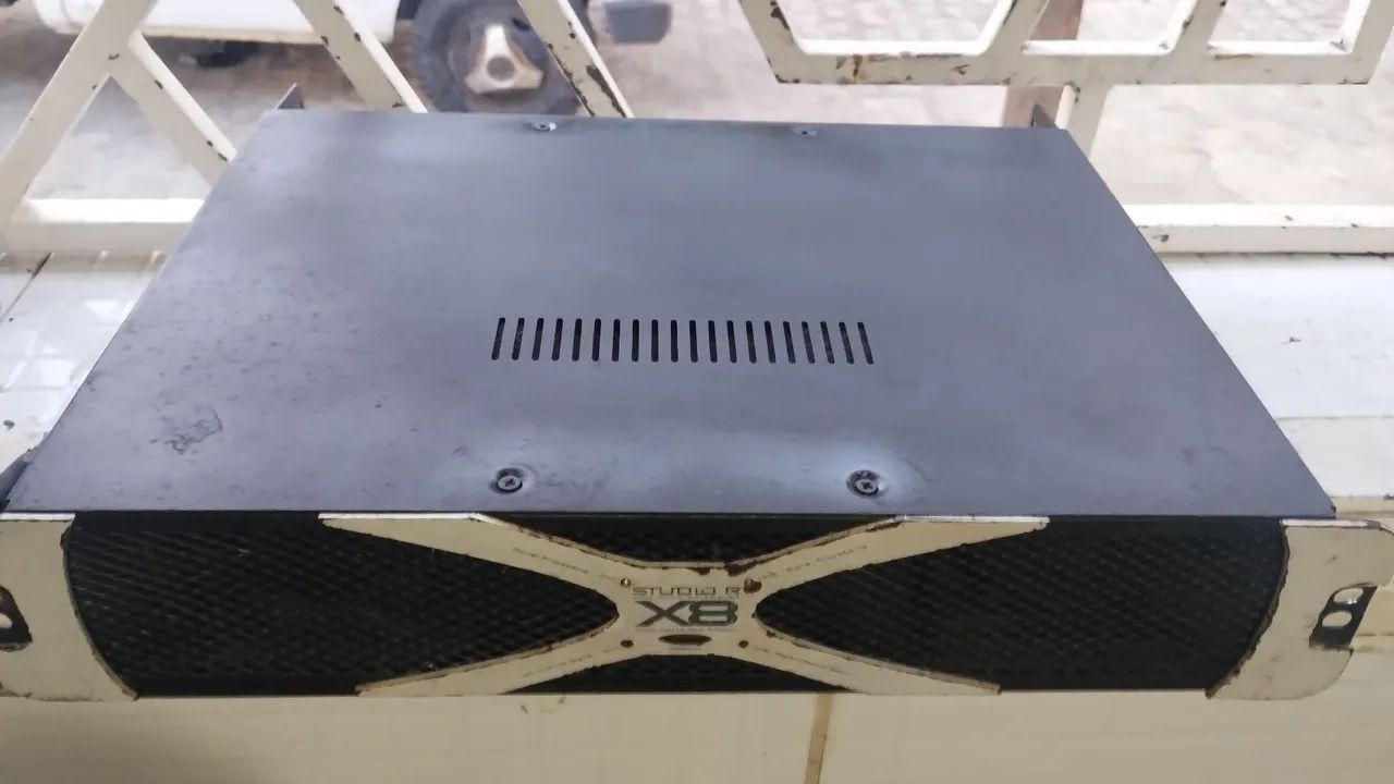 X8 Studio R  - Foto 2