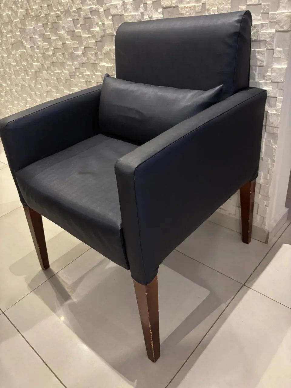 2 POLTRONAS RETRÔ R$300,00