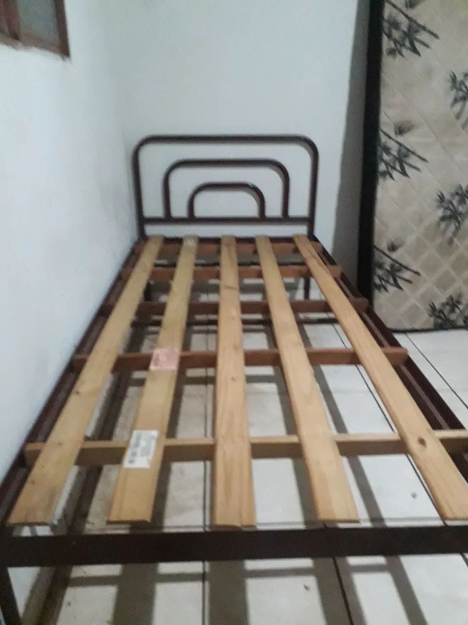 Cama de souteiro de ferro 