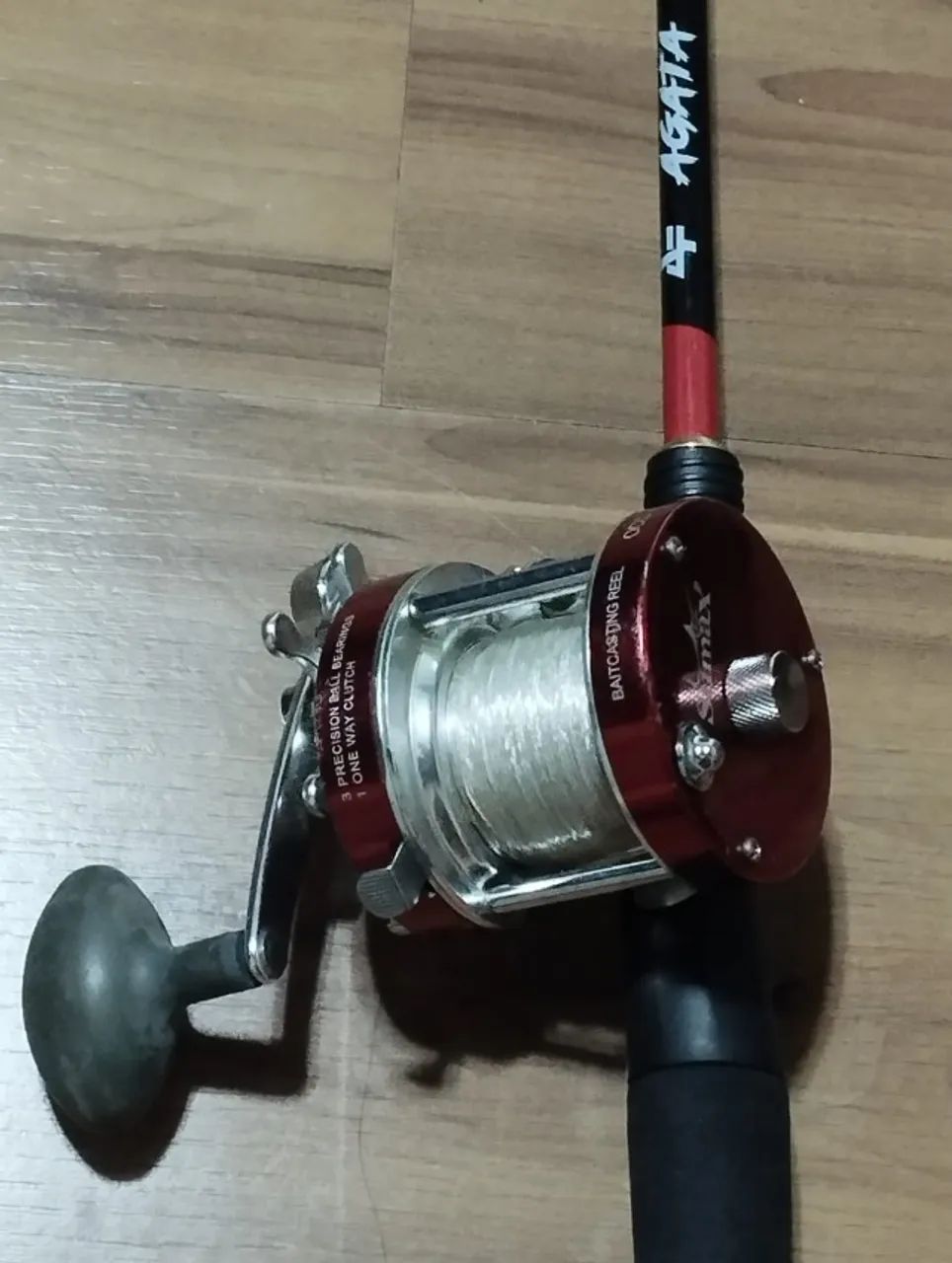 Varas de pesca e carretilhas 