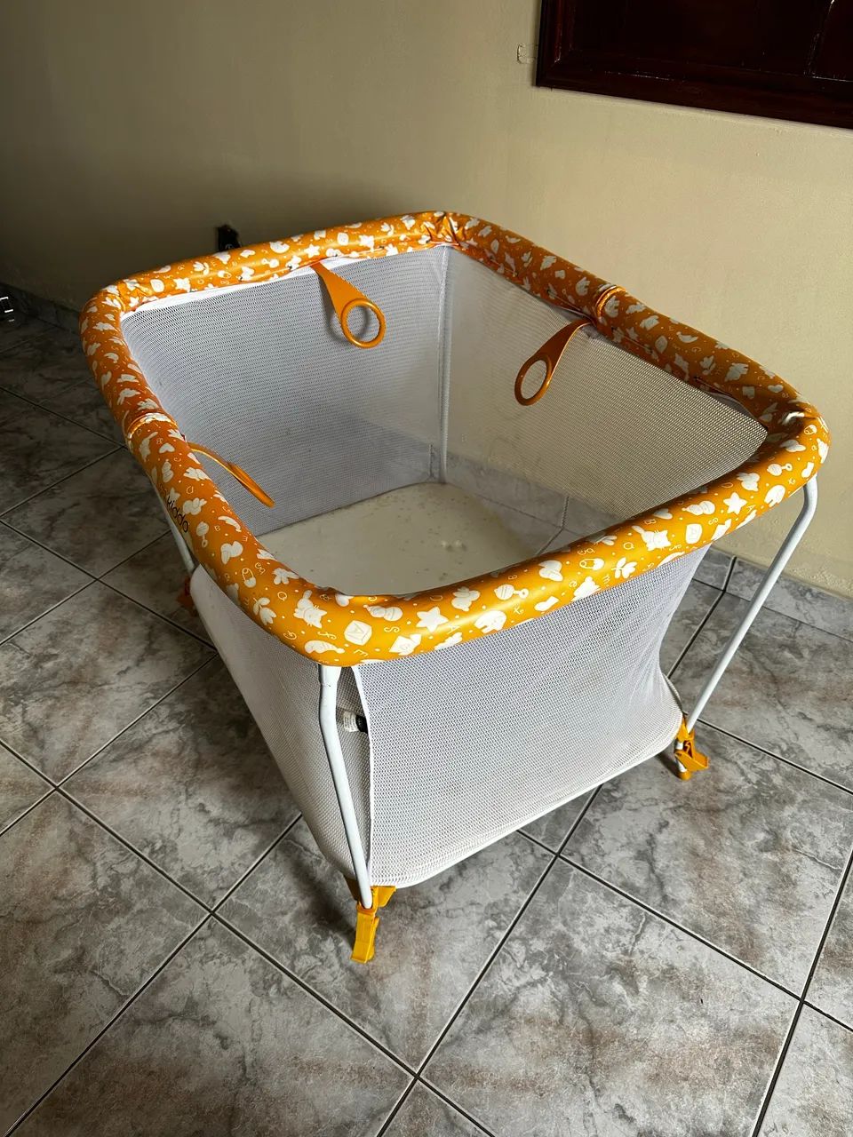 Cercado / chiqueirinho Kiddo (laranja/branco)
