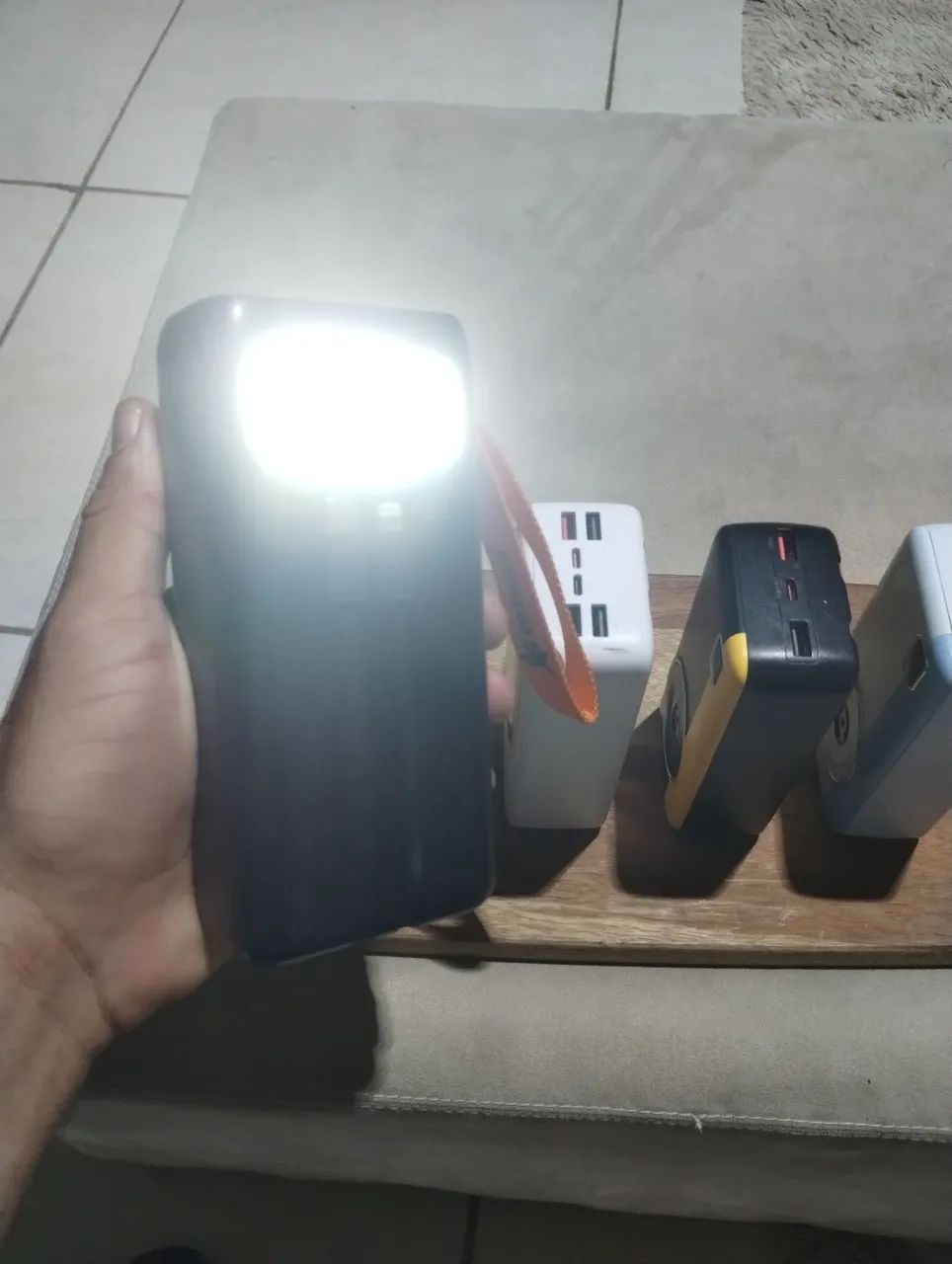 Power Bank 30mil mAh com e sem lanterna  - Foto 3