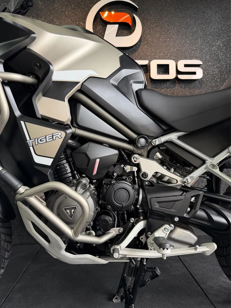 TRIUMPH TIGER 1200 RALLY EXPLORER  - Foto 3