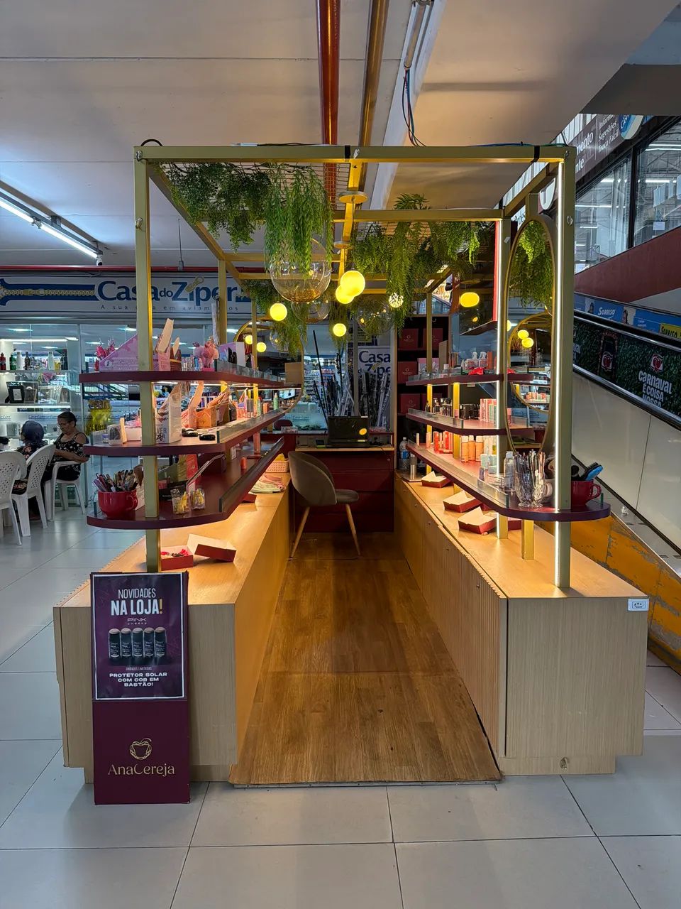 Quiosque de maquiagem - Foto 2