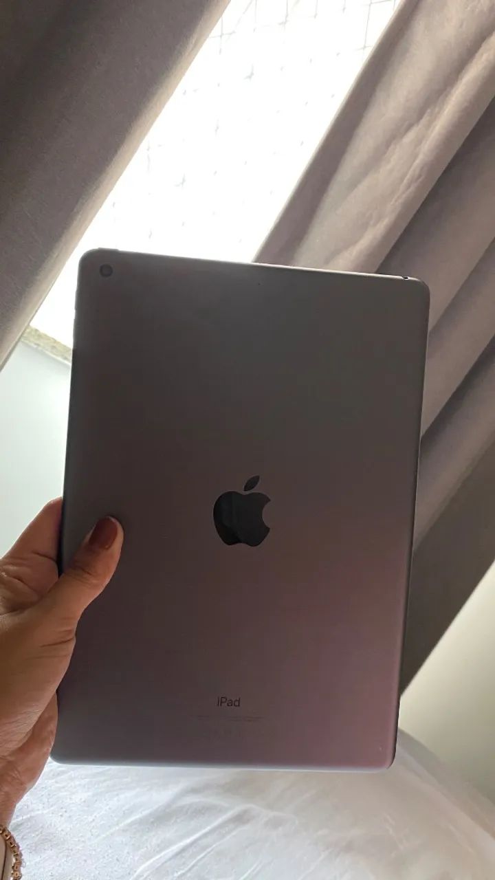 iPad 7 geração seminovo funciona perfeitamente  - Foto 3