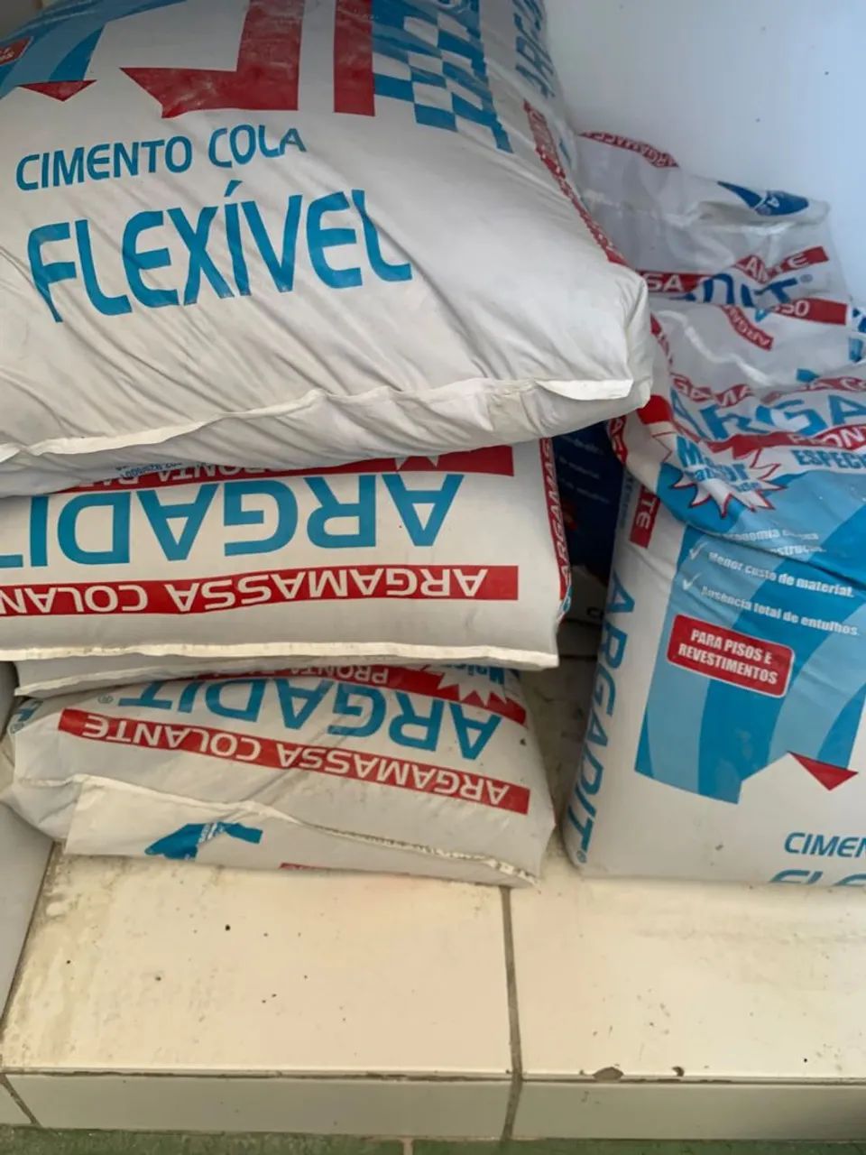 Vendo 6 saco de argamassa c2 - Foto 2