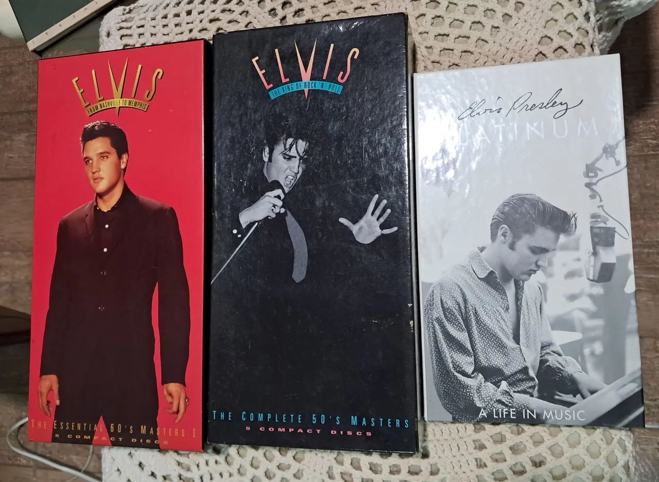 3 box do Elvis Presley 
