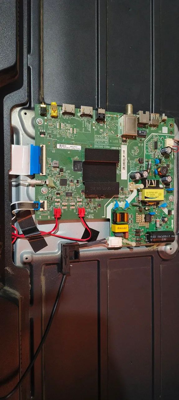 Placa principal da tv semp TCL 32 polegadas (modelo 32S615) ou a tv para retiradas de peca