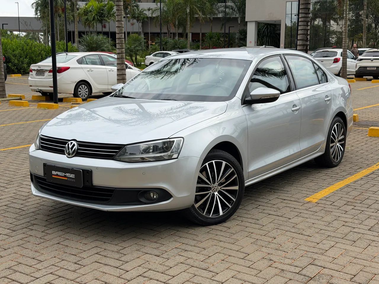 Volkswagen Jetta JETTA Highline 2.0 TSI 16V 4p Tiptronic 2014