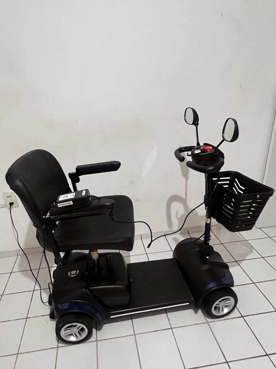 Cadeira de Rodas Motorizada Elétrica  - Foto 5
