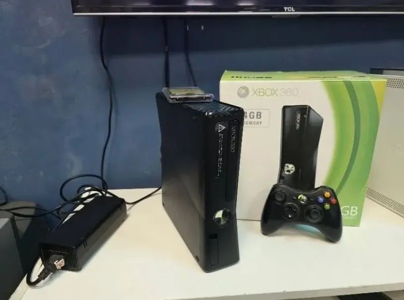 Xbox 360 slim 4GB - Foto 2