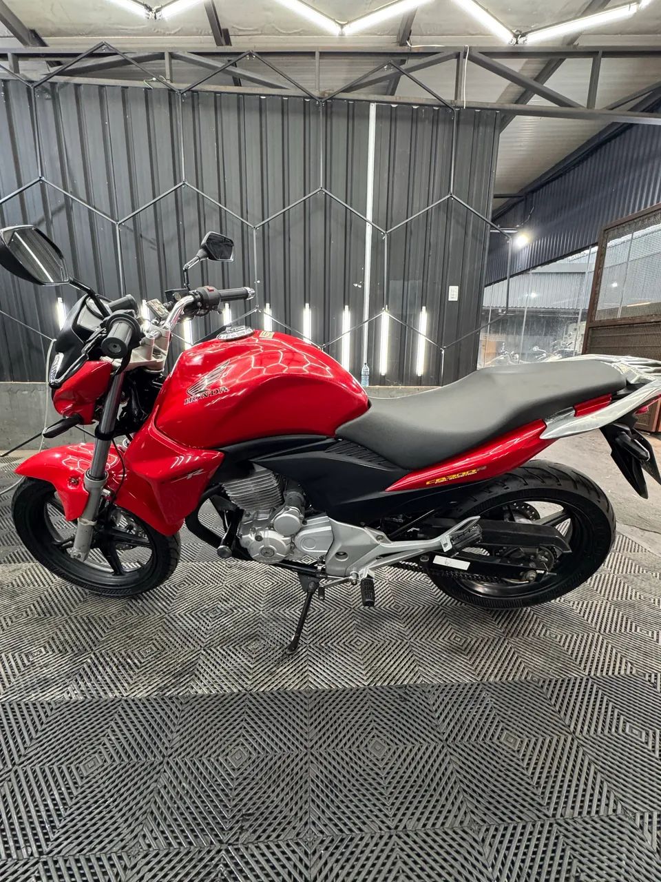 CB 300R 2012  - Foto 4
