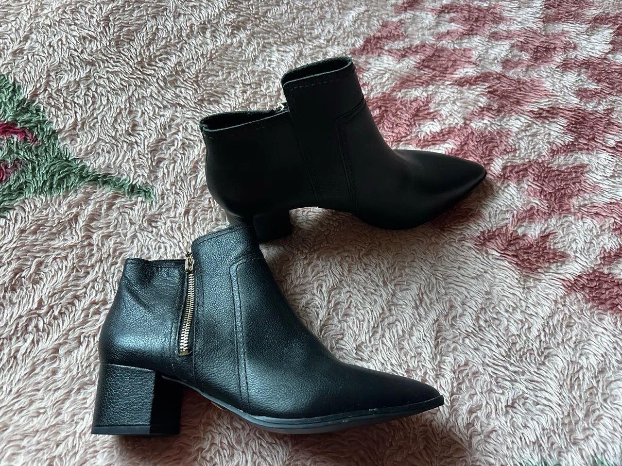 Vendo bota cano curto  - Foto 2