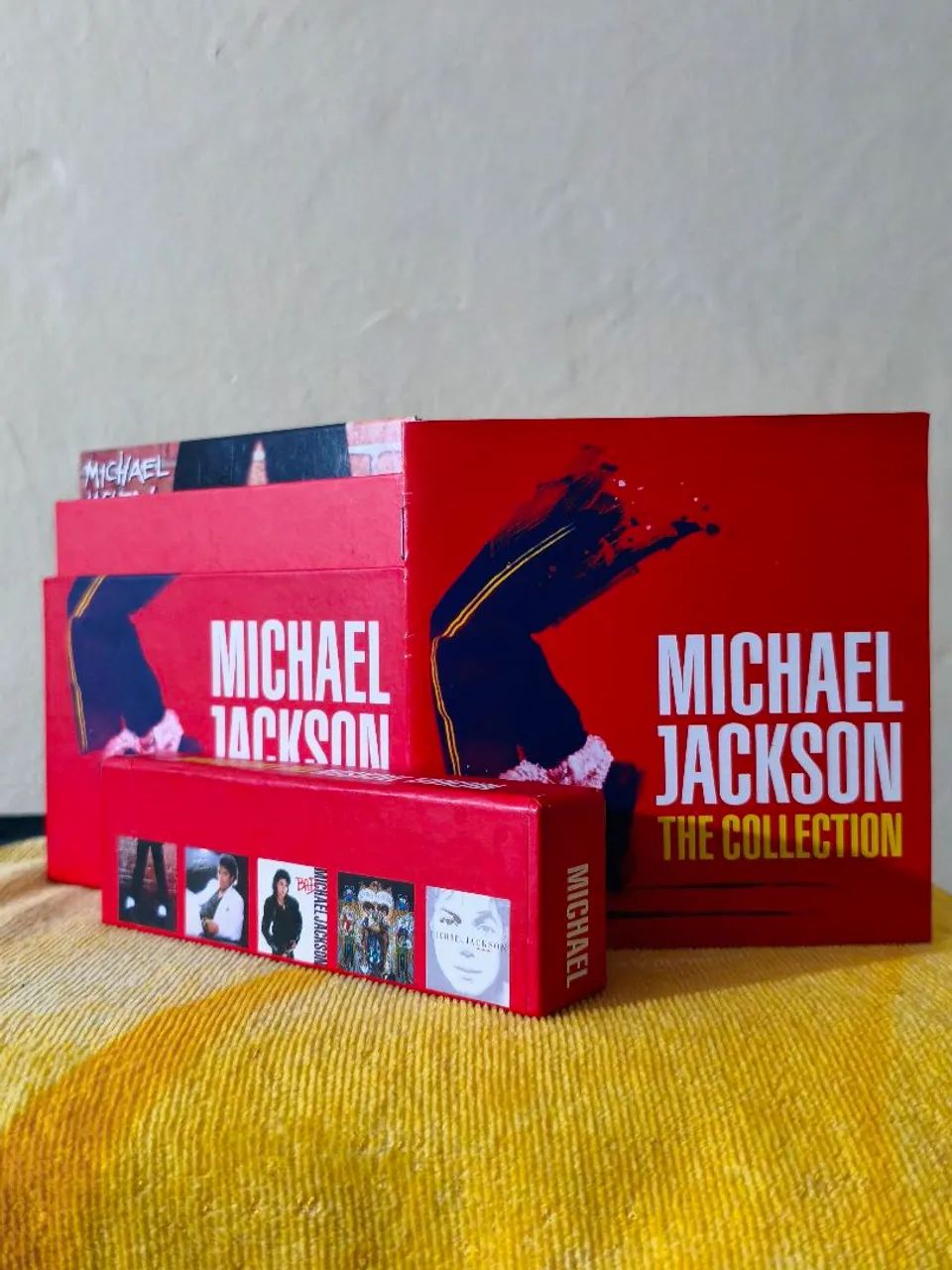 Michael Jackson the collection box - CDs, DVDs etc - Vila