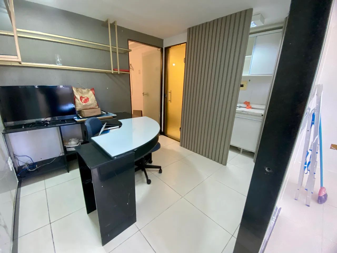 C alugo linda sala comercial ( 35 m2) na Ruy Carneiro ( brisamar) - Foto 4