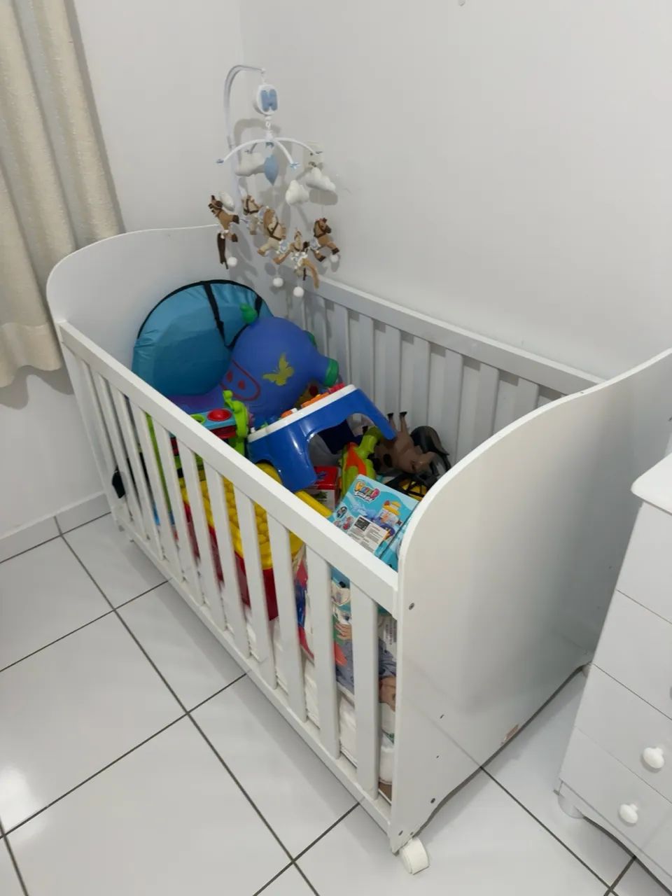 Vendo berço de bebê com colchão 