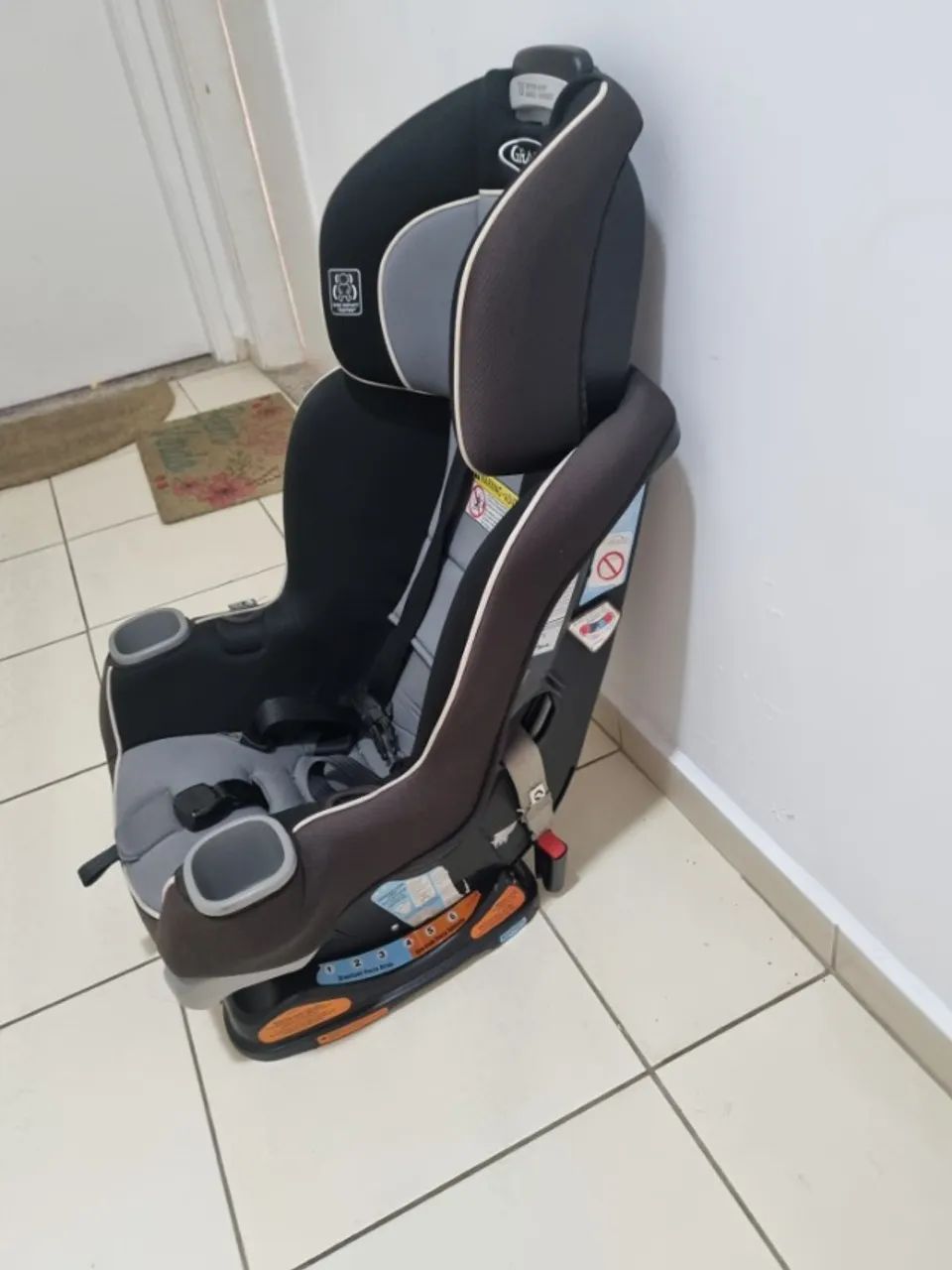Cadeirinha Graco Extend2fit - Isofix (cinza e preto) Usada  - Foto 4