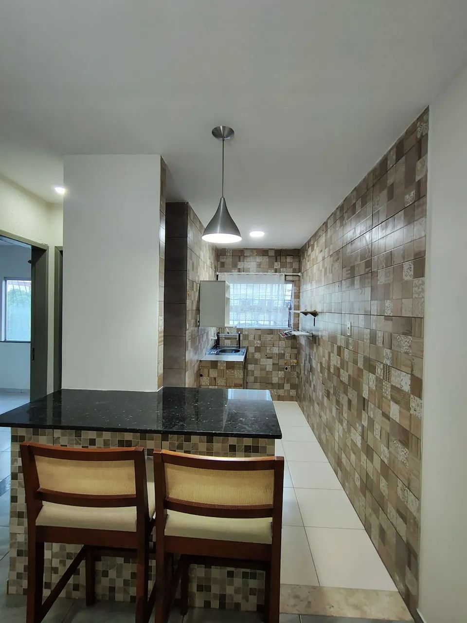 Apartamento reformado com garagem coberta  - Foto 2