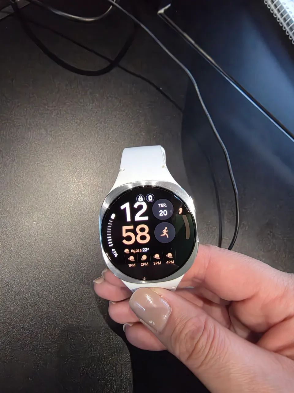 Watch 8 LTE
