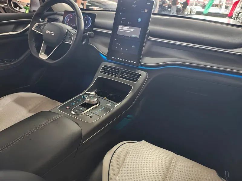 BYD King GS 1.5 16V Aut. (Hibrido), foto 13 de 16
