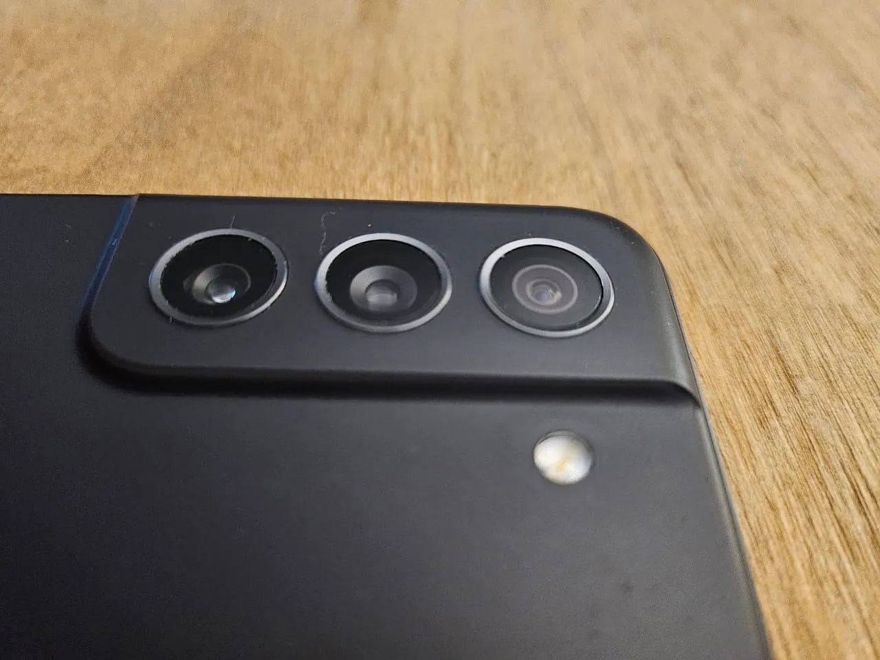Troco por iPhone S21FE 128GB - Foto 2