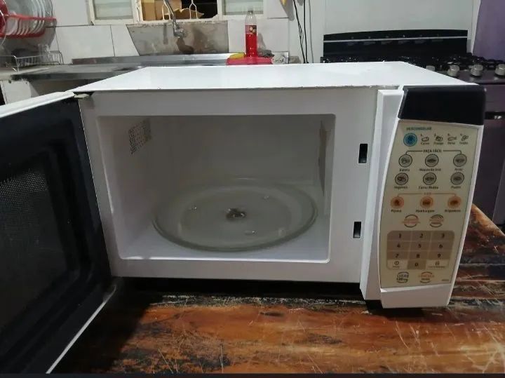 Microondas Electrolux 18 litros - Foto 4