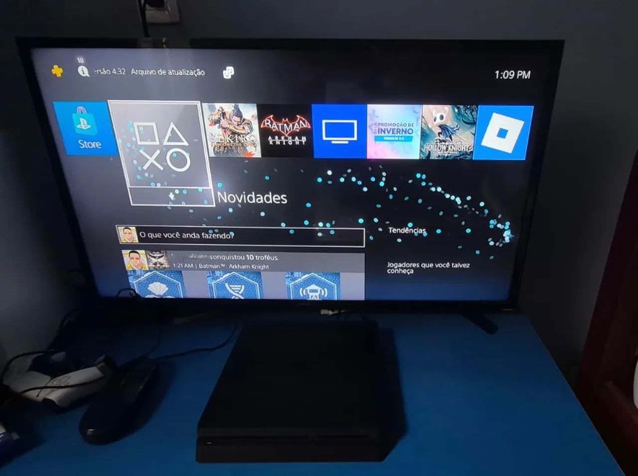 PlayStation 4 + 2 controles (pergunte qual o defeito) 
