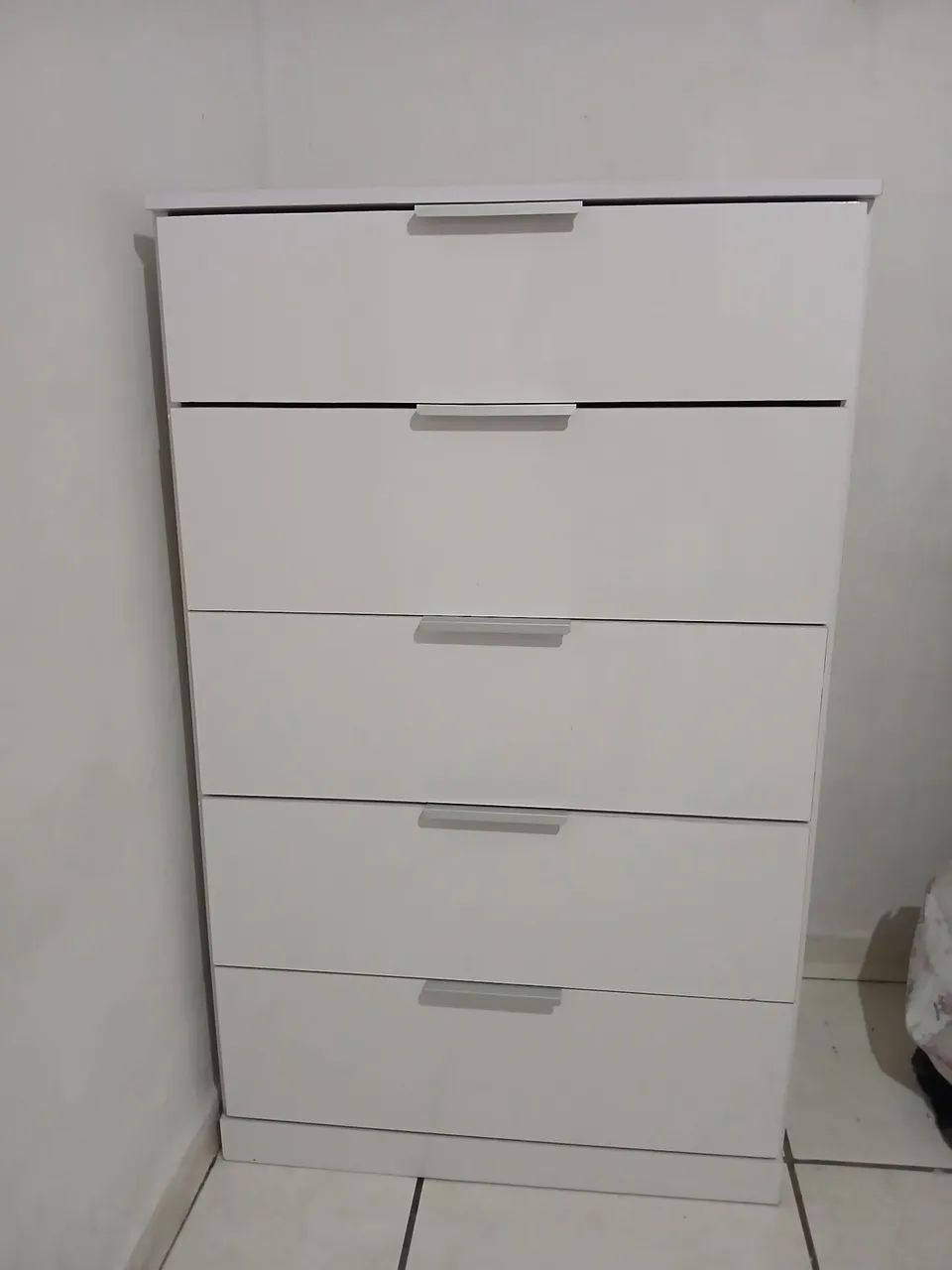 CÔMODA 5 GAVETAS 