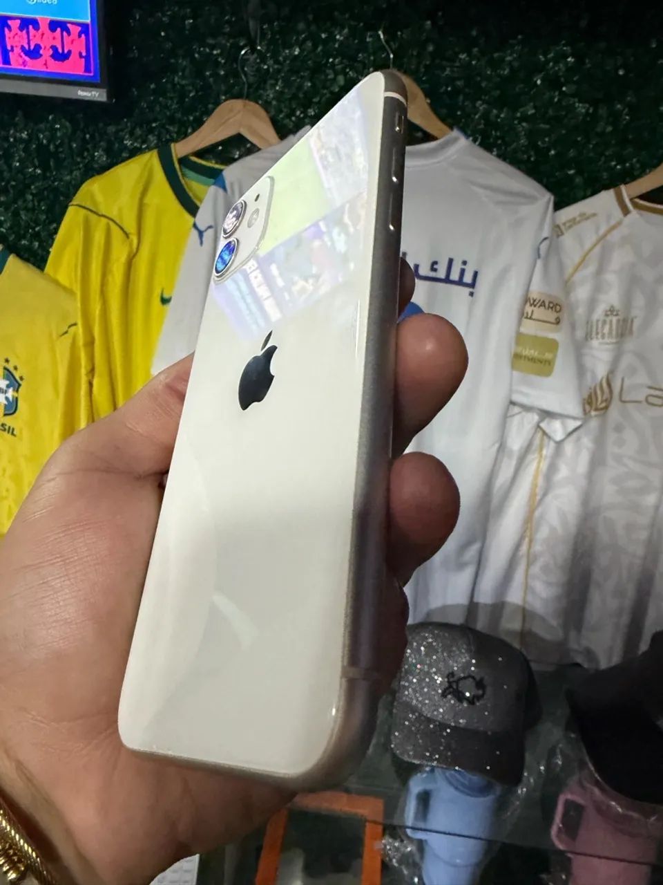 iPhone 11 64 gigas  - Foto 2