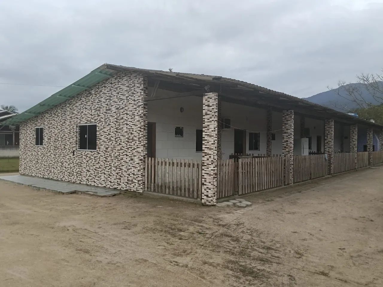 Vende-se 4 casa conjugadas 