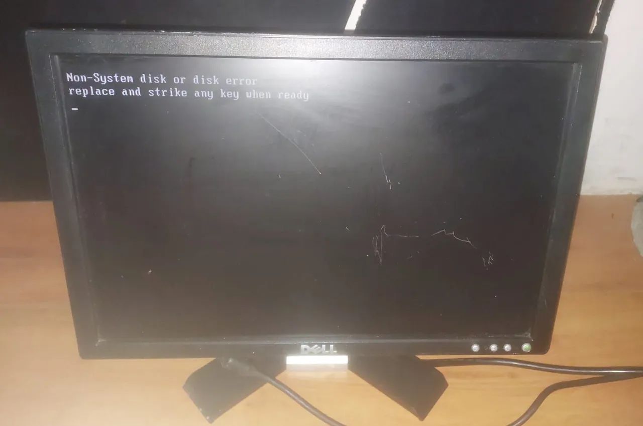 Monitor Dell E178WFPc 17 polegadas aceita troca por placa de vídeo 