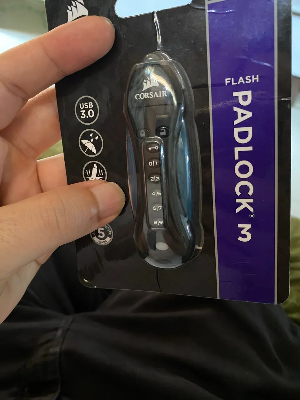 Pendrive com senha Corsair Padlock 3 128GB - Foto 2