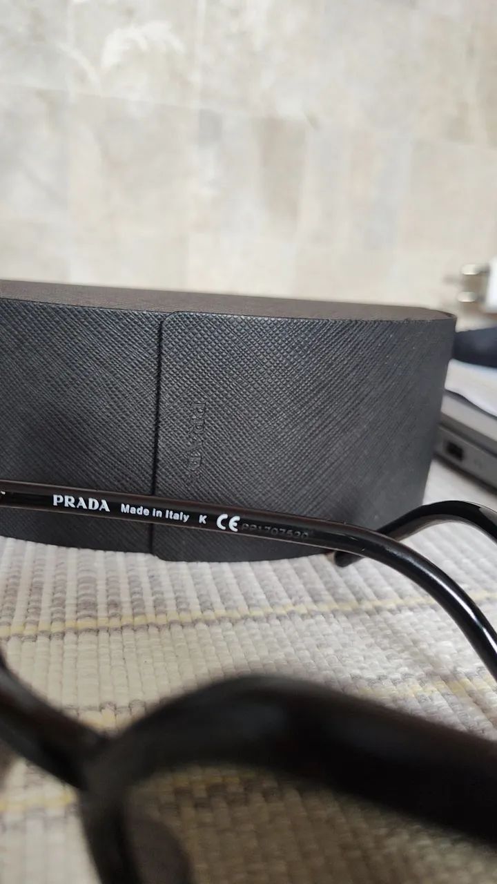 Óculos PRADA original em perfeito estado  - Foto 2