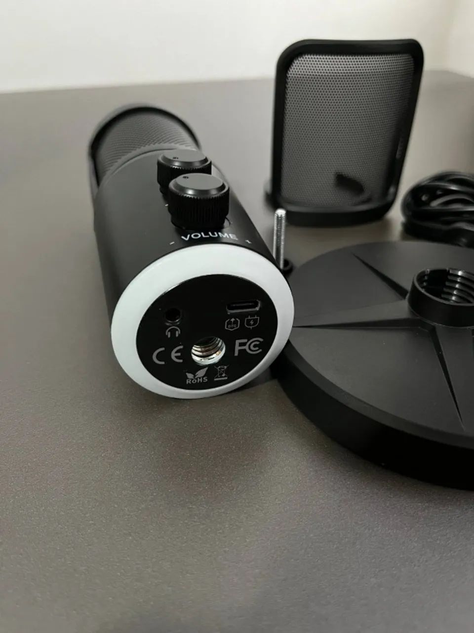 (Novo) Microfone de Mesa com RGB - Foto 5