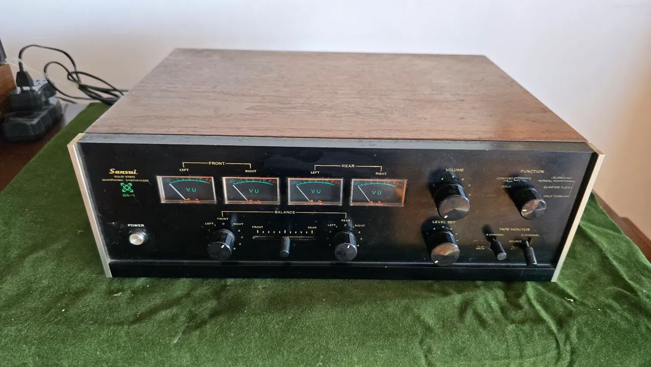 SANSUI SDN50-BW1
50インチハイビジョンテレビ Sintetizador Quadrafônico Sansui QS-1 Vintage / Processador 4