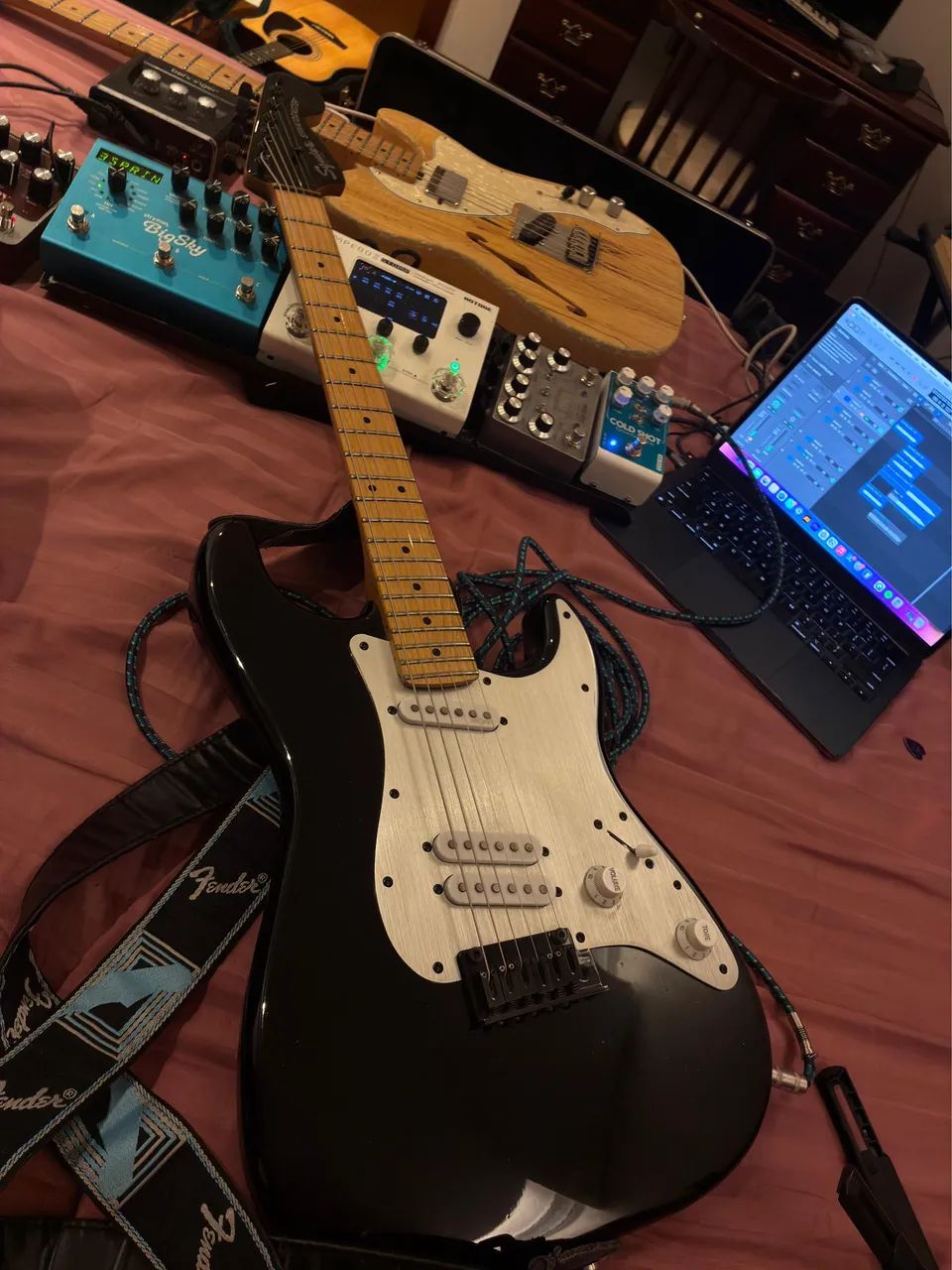 Squier contemporary Stratocaster- black