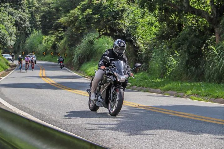 HONDA CBR 250 R 2012 - Foto 2