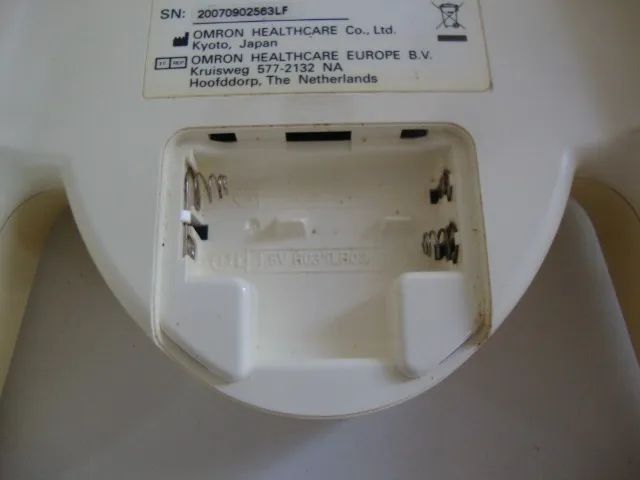 Monitor de Controle de Gordura Corporal OMRON BF-306. - Foto 4