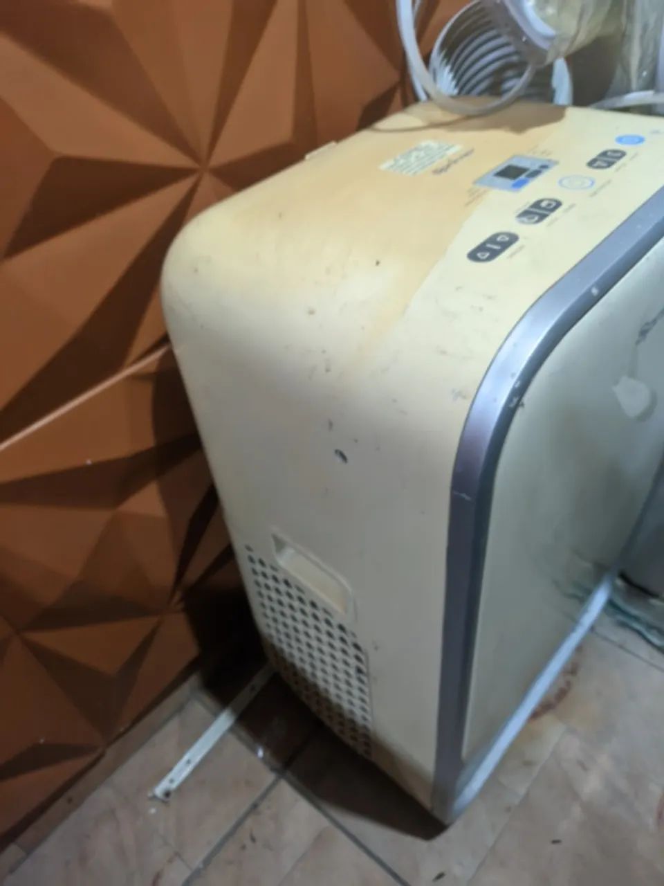 Ar condicionado Springer 12000 móvel 800 reais  - Foto 2